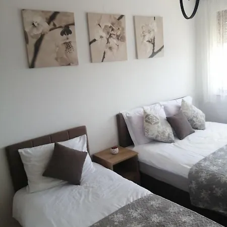 Gorstak Ema Appartement *